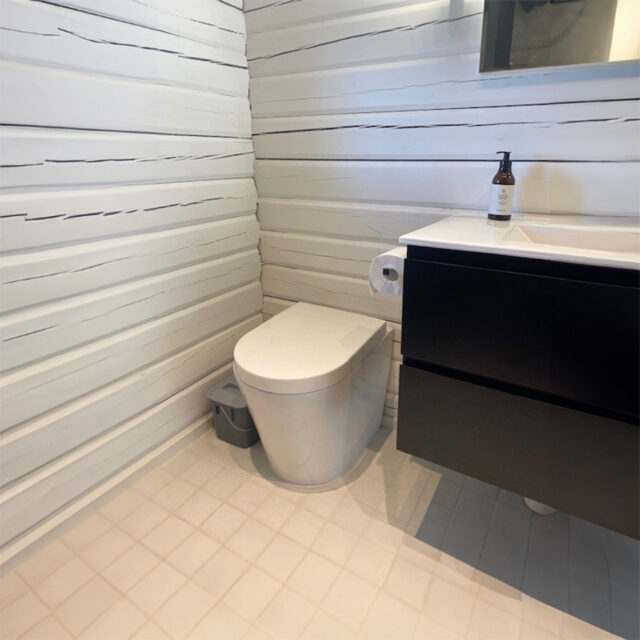 tiny house indoor composting toilet