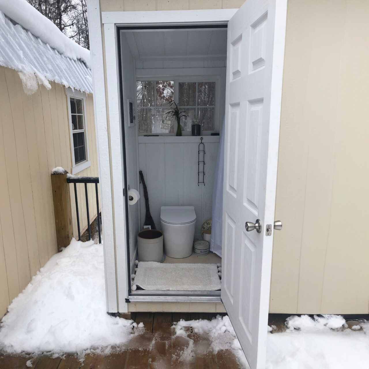 Composting toilets can be used even in the cold