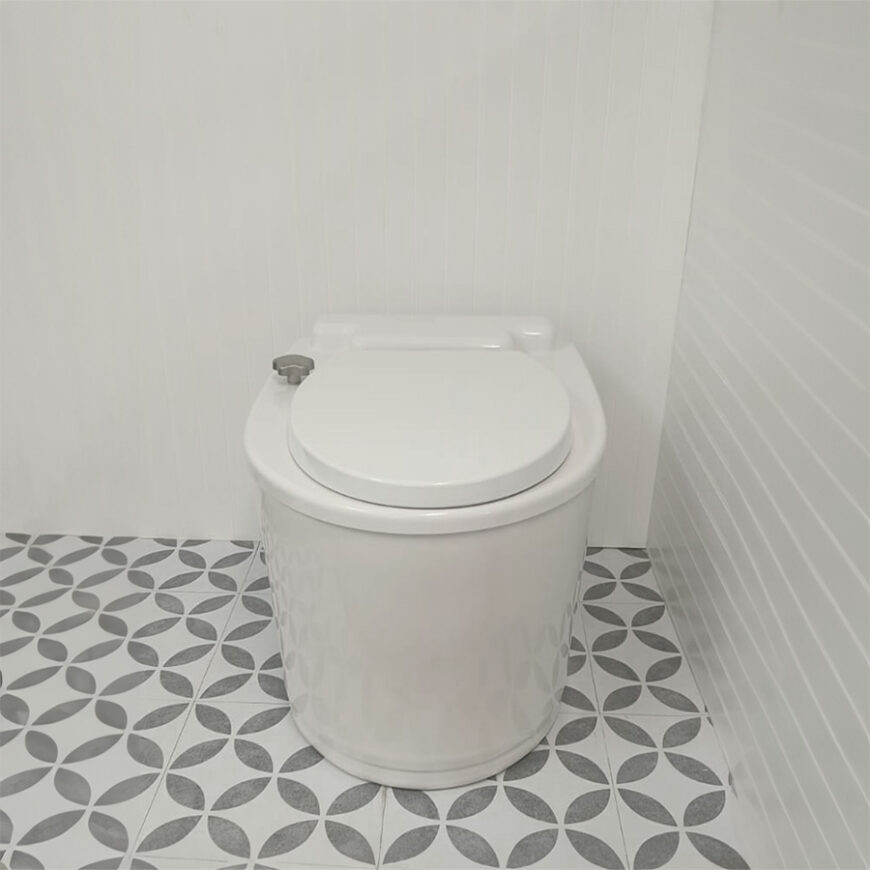 oz-e-pod composting toilet in use