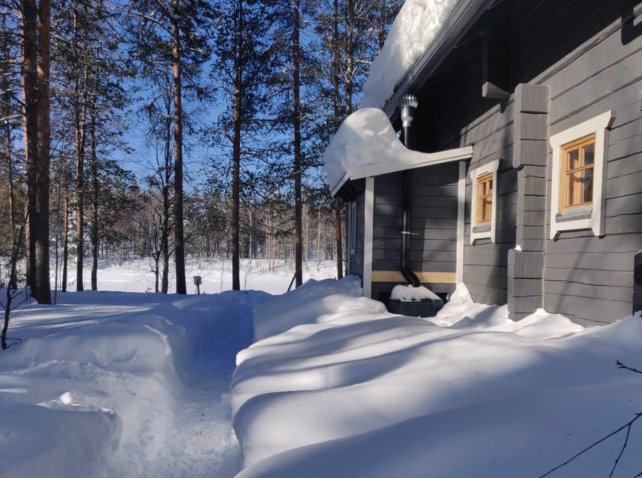 outhouse next to winter cottage (1)