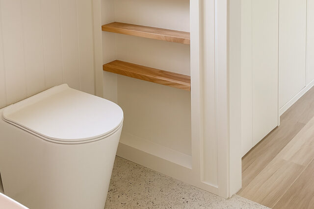 What is the Best Composting Toilet for Full-Time Living?